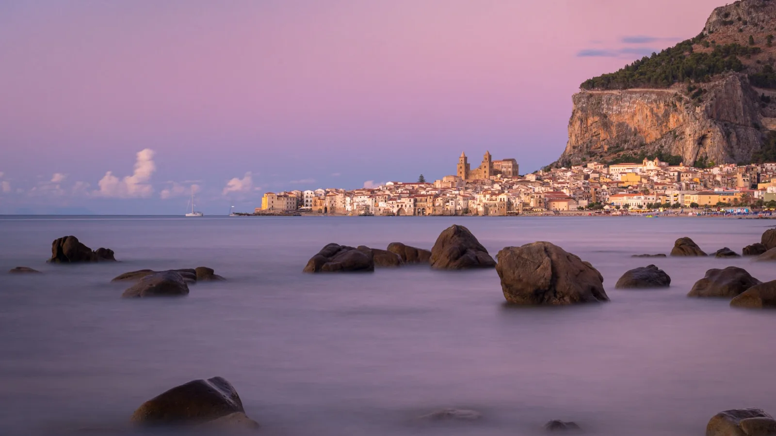 Cefalù : la cathédrale face à la mer