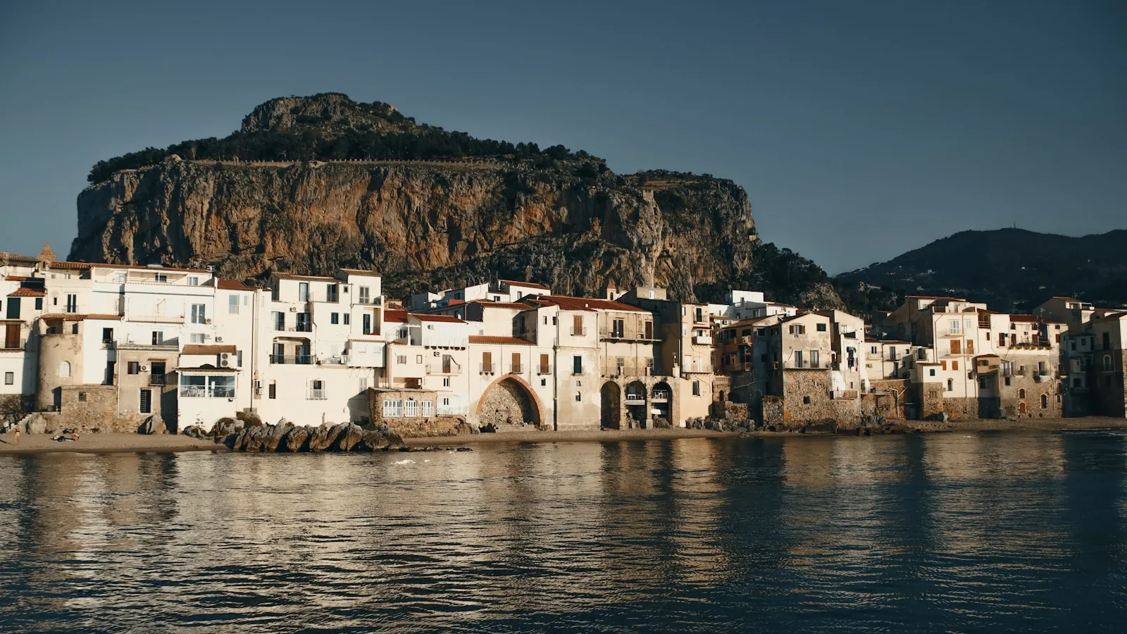 La côte tyrrhénienne entre Palerme et Cefalù