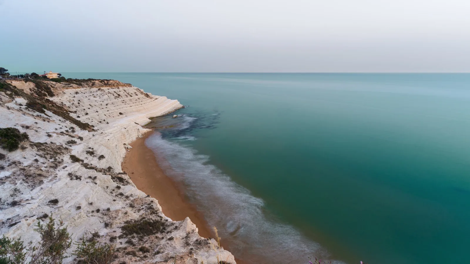 4. La Scala dei Turchi — les falaises blanches