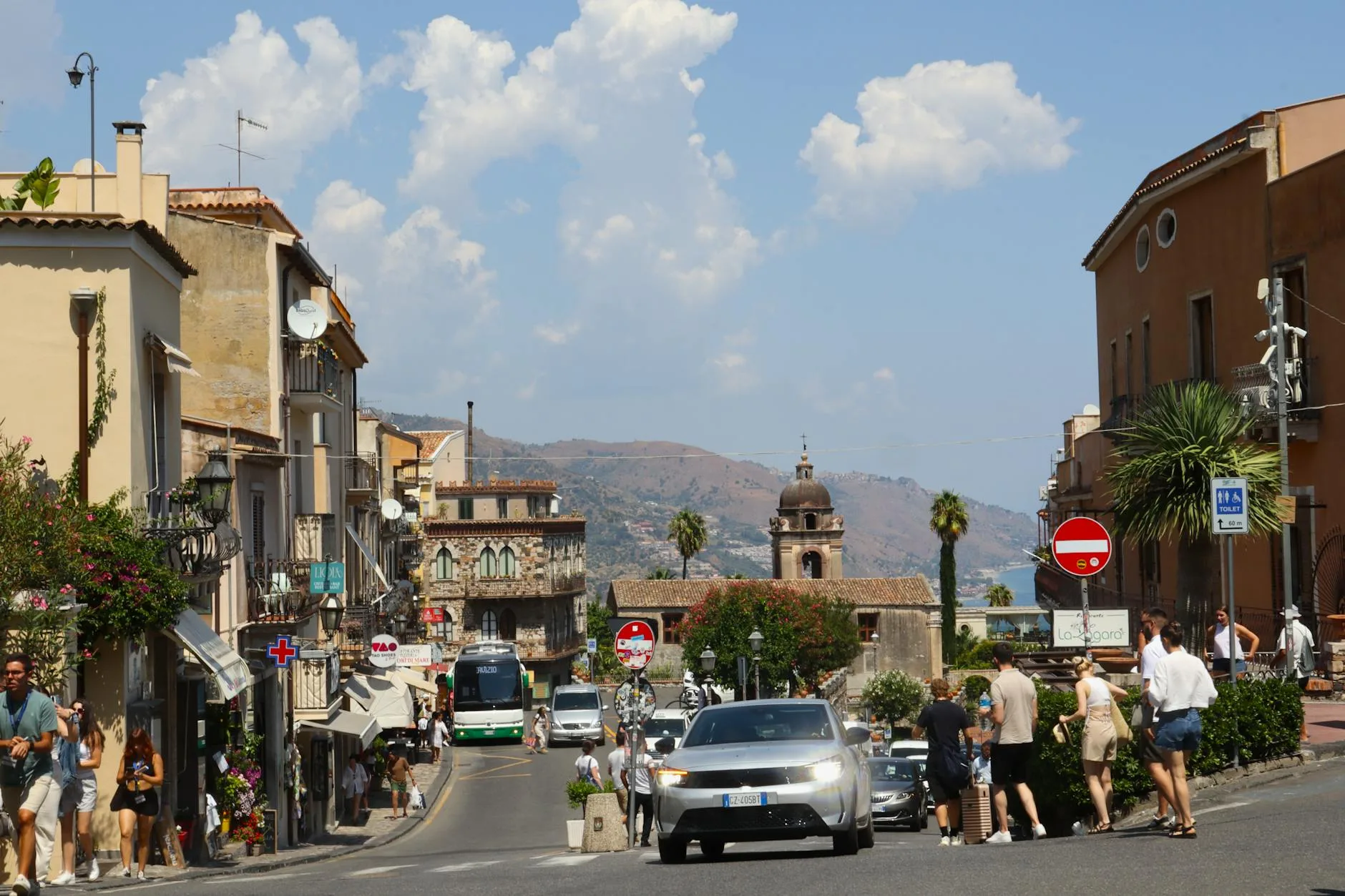 2. Le Corso Umberto I — La promenade incontournable