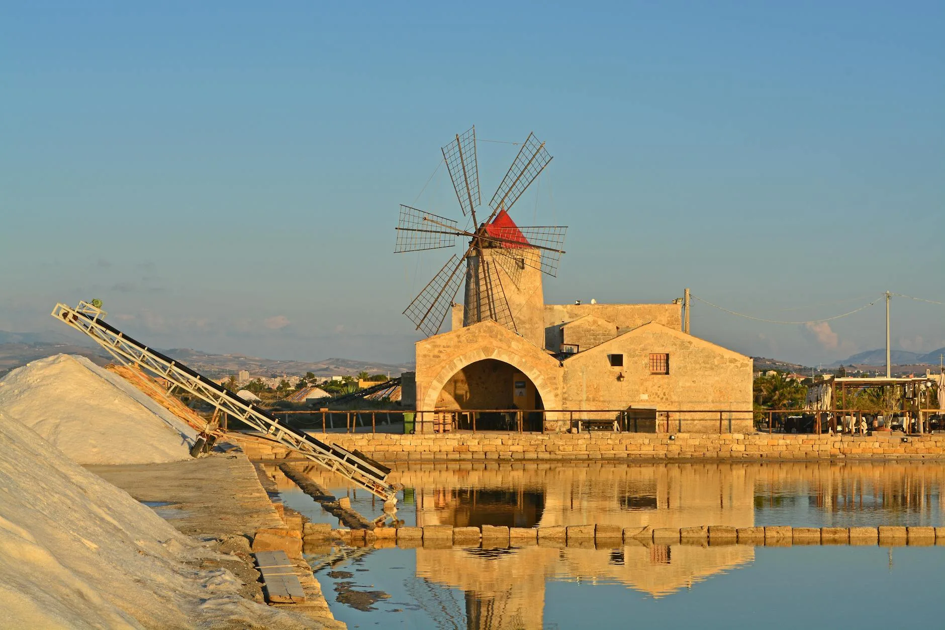 2. Les salines — Le spectacle du sel et des flamants